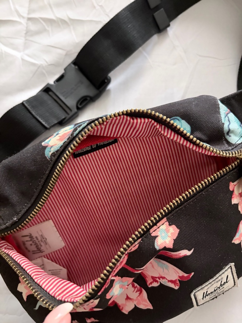 Herschel Supply Company Black Floral Crossbody Fanny Pack - Picture 3 of 3